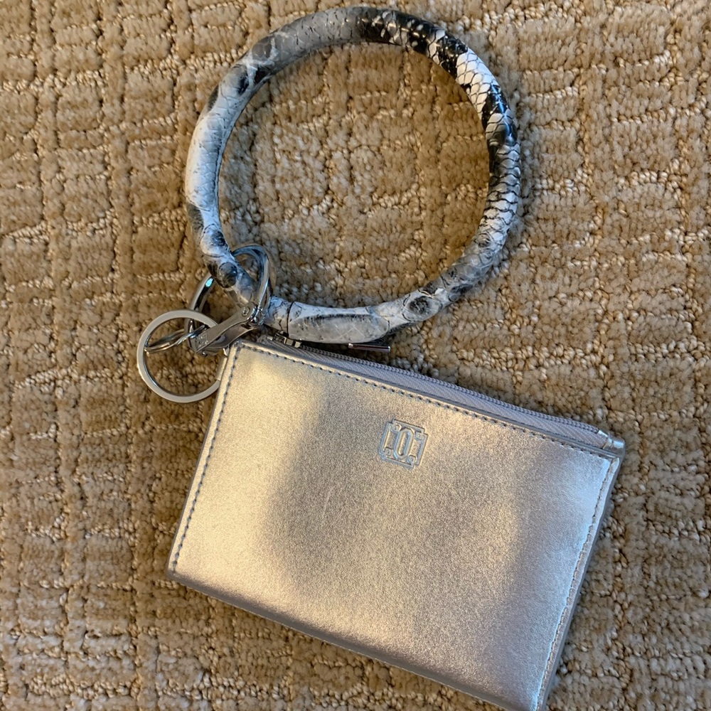 Big O key ring and wallet